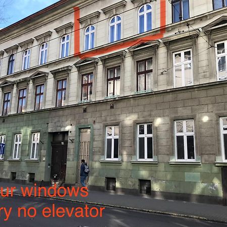 Perfect Location,Newly Decorated Modern, Large Place 60 M2, Really Quiet So You Can Have A Good Night Sleep, Ac, Netflix, Smart Tv, High-Speed Internet, World Famous New York Cafe Only 10 Minutes Walk Budapest Esterno foto