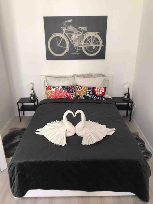 Perfect Location,Newly Decorated Modern, Large Place 60 M2, Really Quiet So You Can Have A Good Night Sleep, Ac, Netflix, Smart Tv, High-Speed Internet, World Famous New York Cafe Only 10 Minutes Walk Budapest Esterno foto