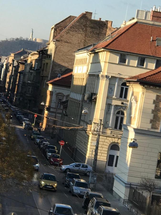 Perfect Location,Newly Decorated Modern, Large Place 60 M2, Really Quiet So You Can Have A Good Night Sleep, Ac, Netflix, Smart Tv, High-Speed Internet, World Famous New York Cafe Only 10 Minutes Walk Budapest Esterno foto