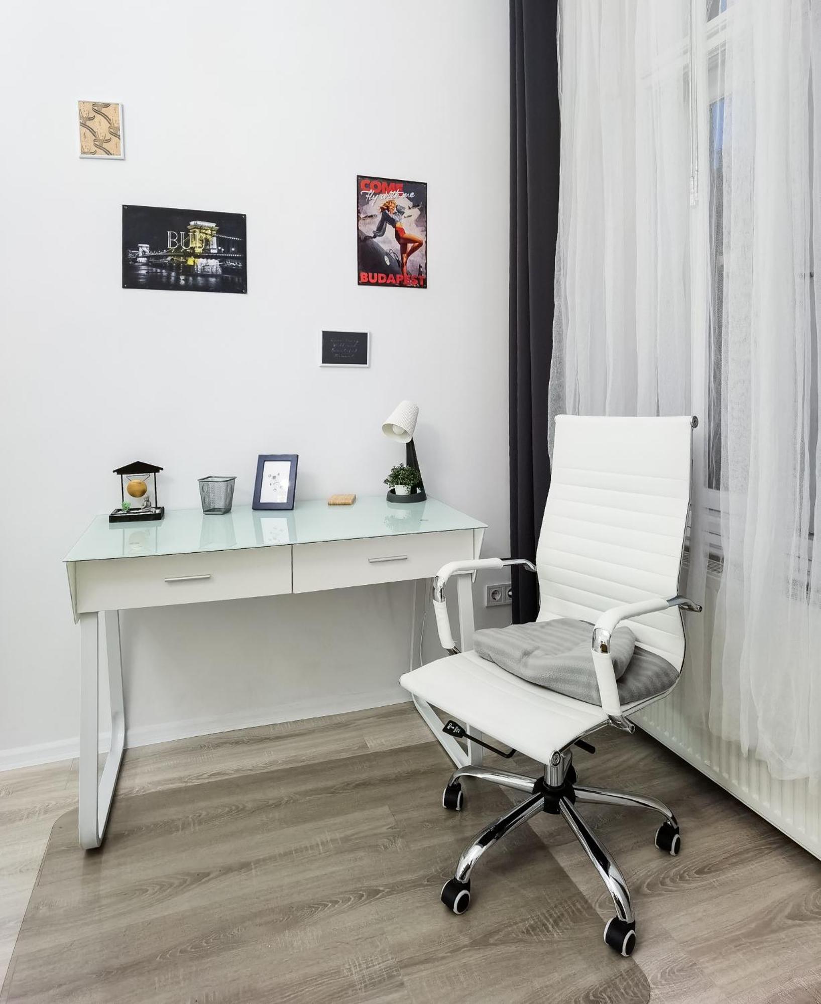 Perfect Location,Newly Decorated Modern, Large Place 60 M2, Really Quiet So You Can Have A Good Night Sleep, Ac, Netflix, Smart Tv, High-Speed Internet, World Famous New York Cafe Only 10 Minutes Walk Budapest Esterno foto