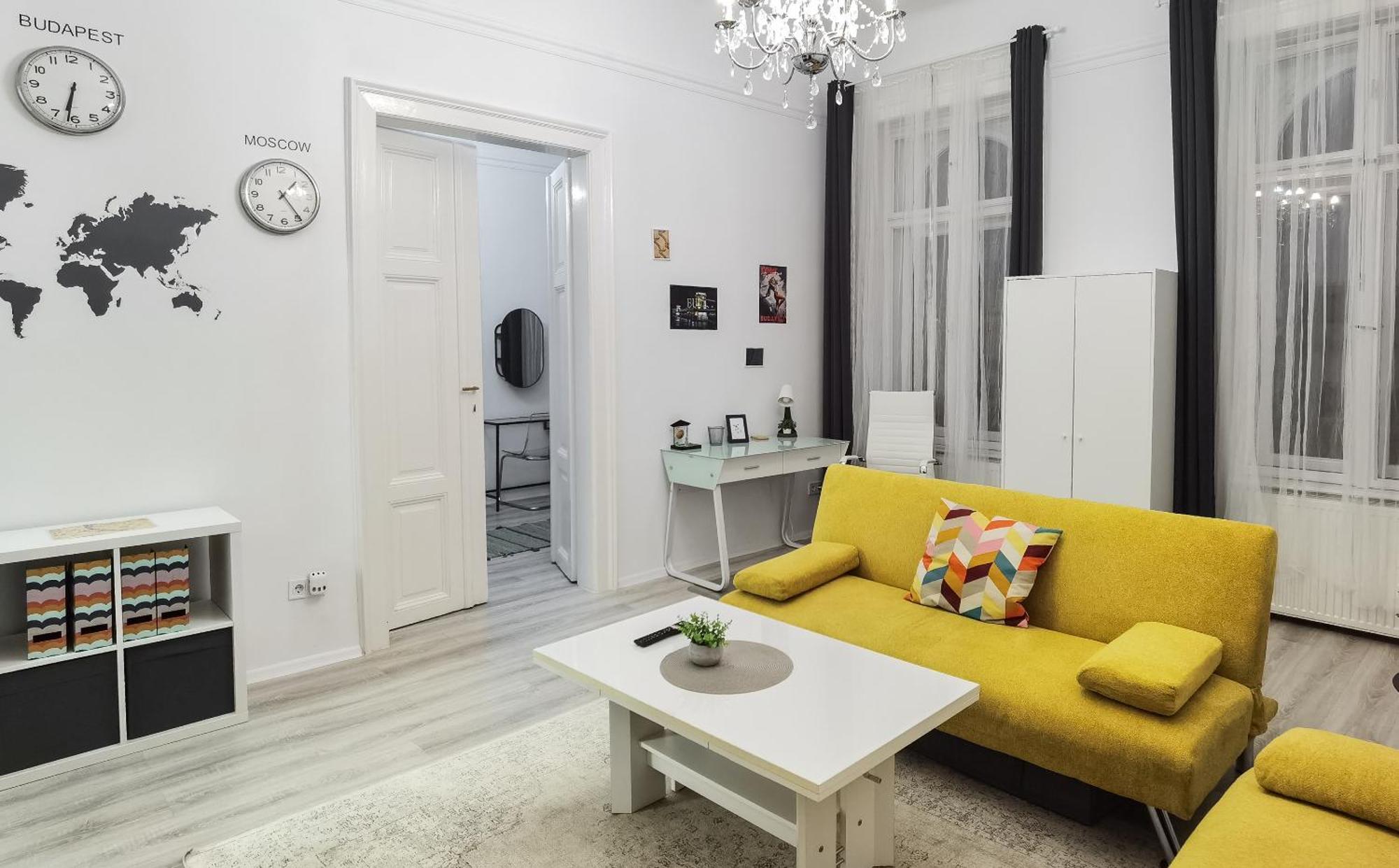 Perfect Location,Newly Decorated Modern, Large Place 60 M2, Really Quiet So You Can Have A Good Night Sleep, Ac, Netflix, Smart Tv, High-Speed Internet, World Famous New York Cafe Only 10 Minutes Walk Budapest Esterno foto