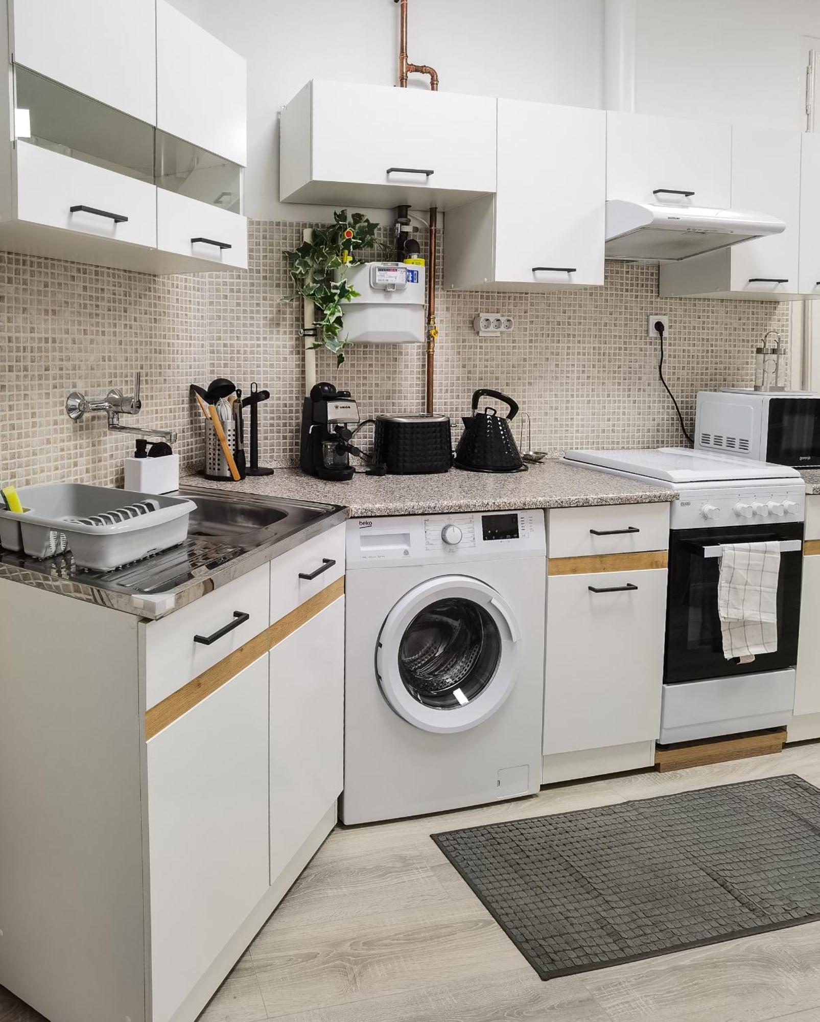 Perfect Location,Newly Decorated Modern, Large Place 60 M2, Really Quiet So You Can Have A Good Night Sleep, Ac, Netflix, Smart Tv, High-Speed Internet, World Famous New York Cafe Only 10 Minutes Walk Budapest Esterno foto