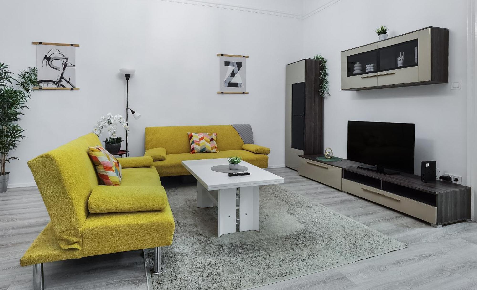 Perfect Location,Newly Decorated Modern, Large Place 60 M2, Really Quiet So You Can Have A Good Night Sleep, Ac, Netflix, Smart Tv, High-Speed Internet, World Famous New York Cafe Only 10 Minutes Walk Budapest Esterno foto