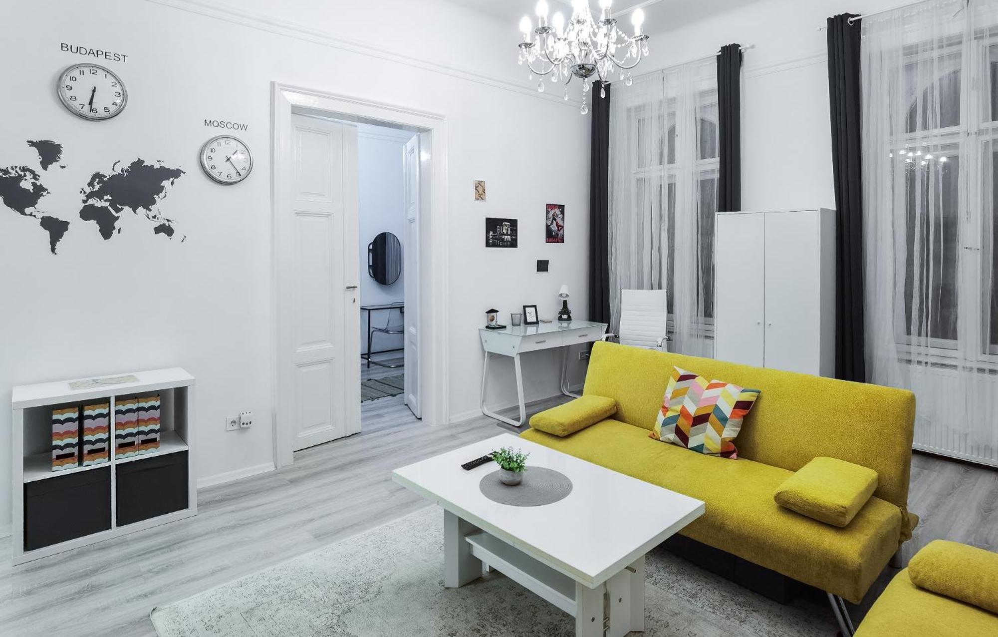 Perfect Location,Newly Decorated Modern, Large Place 60 M2, Really Quiet So You Can Have A Good Night Sleep, Ac, Netflix, Smart Tv, High-Speed Internet, World Famous New York Cafe Only 10 Minutes Walk Budapest Esterno foto