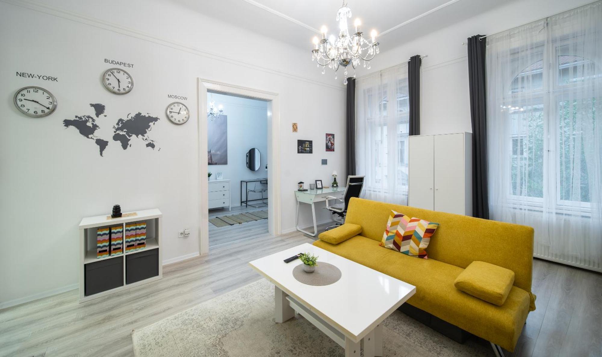 Perfect Location,Newly Decorated Modern, Large Place 60 M2, Really Quiet So You Can Have A Good Night Sleep, Ac, Netflix, Smart Tv, High-Speed Internet, World Famous New York Cafe Only 10 Minutes Walk Budapest Esterno foto