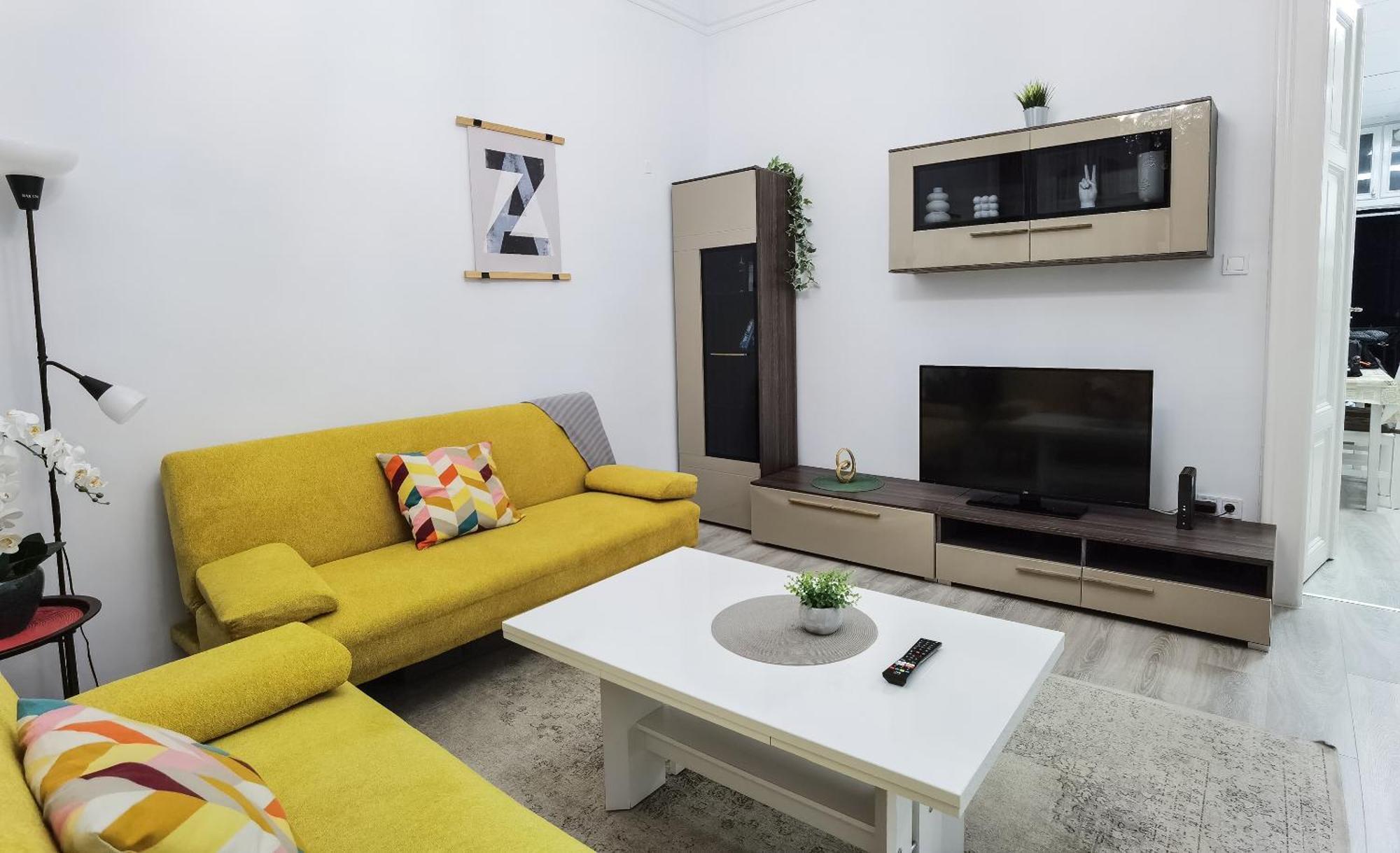 Perfect Location,Newly Decorated Modern, Large Place 60 M2, Really Quiet So You Can Have A Good Night Sleep, Ac, Netflix, Smart Tv, High-Speed Internet, World Famous New York Cafe Only 10 Minutes Walk Budapest Esterno foto