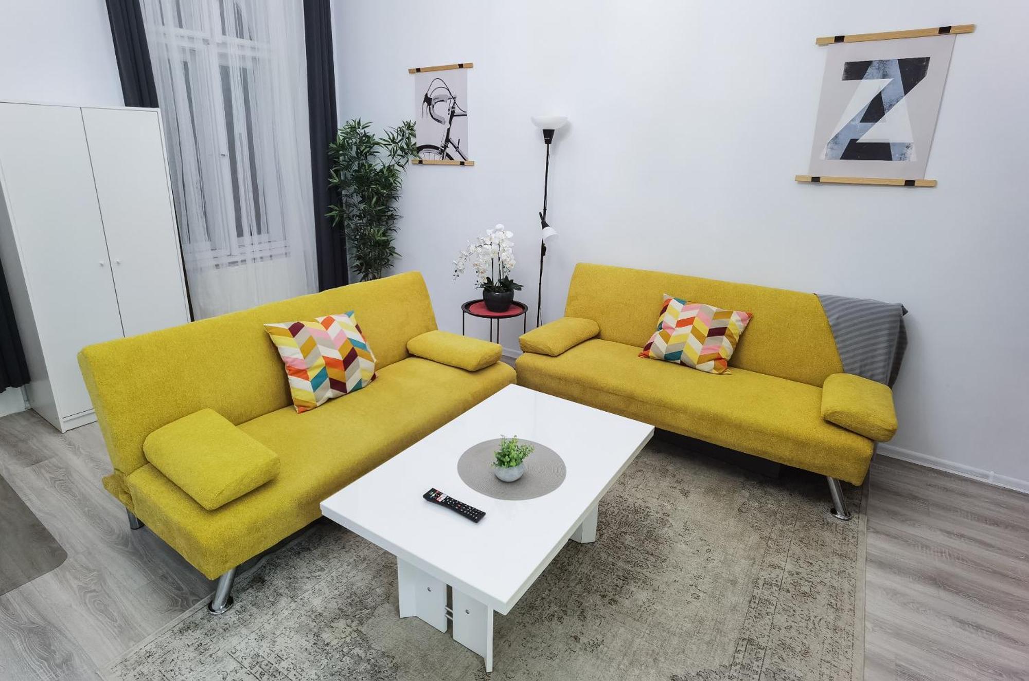 Perfect Location,Newly Decorated Modern, Large Place 60 M2, Really Quiet So You Can Have A Good Night Sleep, Ac, Netflix, Smart Tv, High-Speed Internet, World Famous New York Cafe Only 10 Minutes Walk Budapest Esterno foto