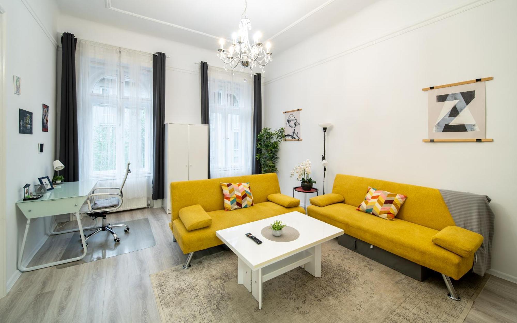 Perfect Location,Newly Decorated Modern, Large Place 60 M2, Really Quiet So You Can Have A Good Night Sleep, Ac, Netflix, Smart Tv, High-Speed Internet, World Famous New York Cafe Only 10 Minutes Walk Budapest Esterno foto
