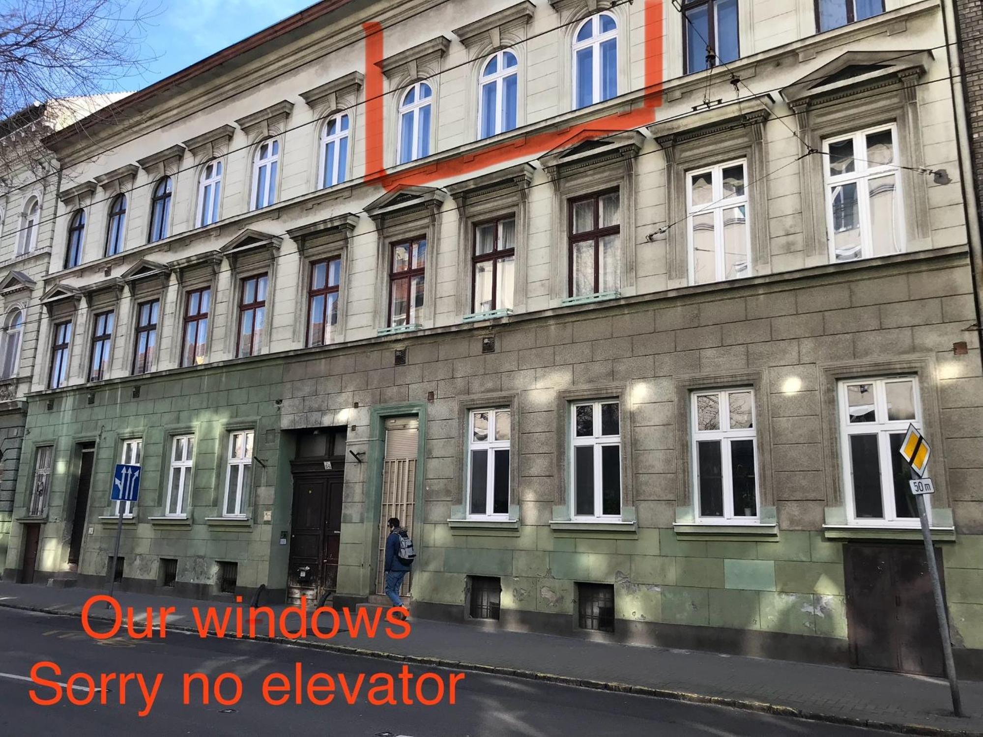 Perfect Location,Newly Decorated Modern, Large Place 60 M2, Really Quiet So You Can Have A Good Night Sleep, Ac, Netflix, Smart Tv, High-Speed Internet, World Famous New York Cafe Only 10 Minutes Walk Budapest Esterno foto